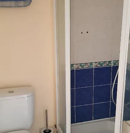 Moderne A Saint-raphael Avec Piscine Partagee