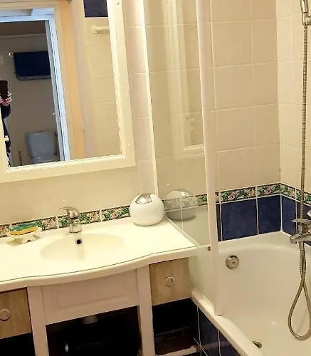 Moderne A Saint-raphael Avec Piscine Partagee شقة *