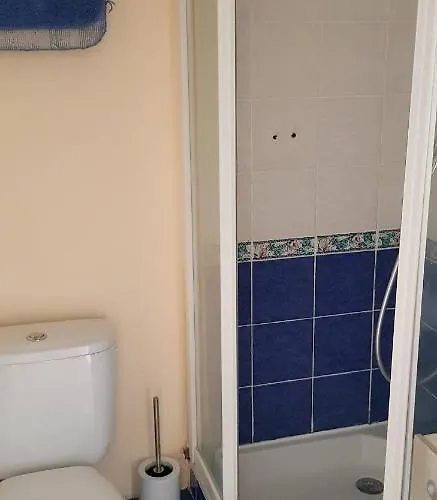 Moderne A Saint-raphael Avec Piscine Partagee