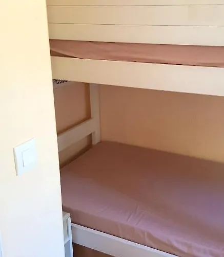 Moderne A Saint-raphael Avec Piscine Partagee 아파트